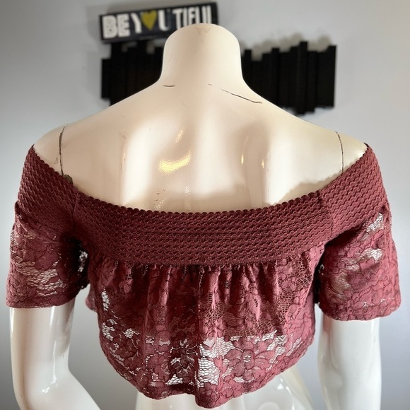 WISH & Whim Ruffled Lace Crop Top Size Small - Picture 5 of 6